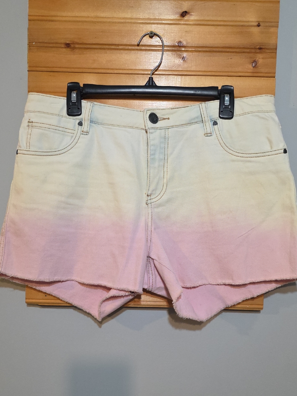 Kut from the Kloth Pastel‎ Ombre Pink Dip-Dye Denim Shorts Sz 12